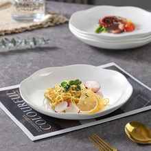 北欧菜盘家用陶瓷餐具感网红创意不规则盘花瓣盘深盘白色盘子
