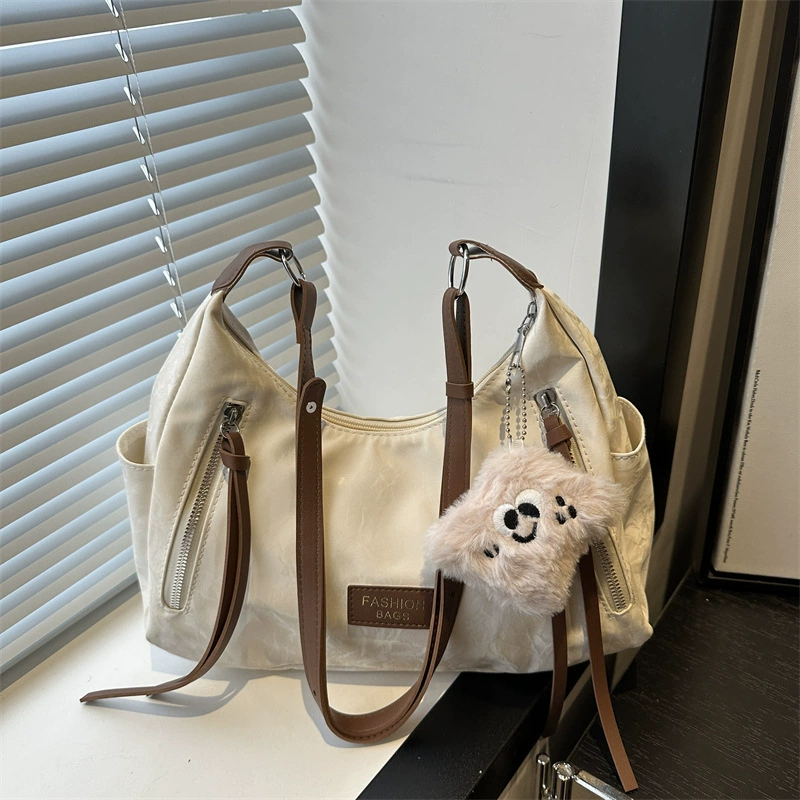 Повседневная сумка большой емкости женская 2025 новый премиум смысл дикий посыльный мешок модный подмышечный мешок