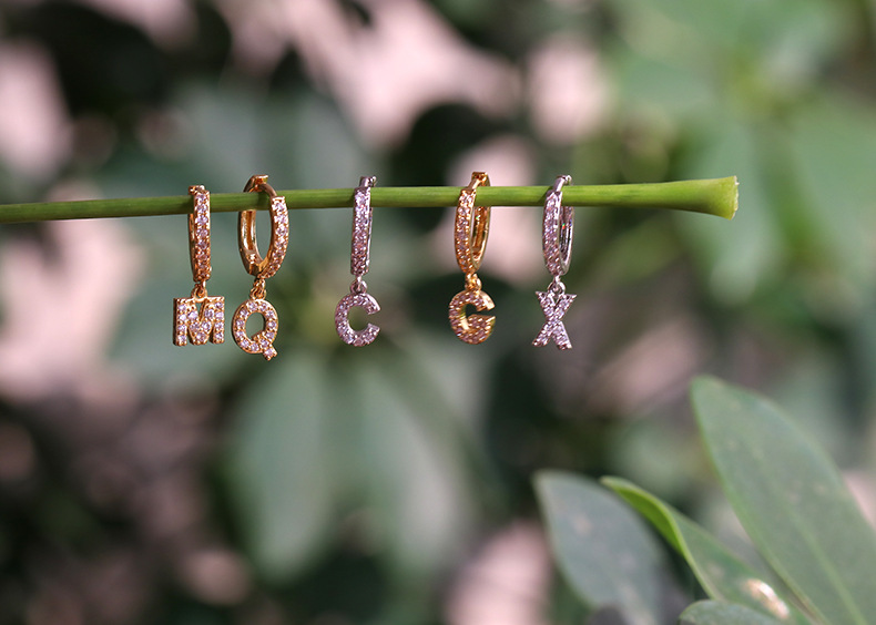 5g Weight Zircon Inlay Material Earrings Classification Anniversary, Business, Wedding, Travel, Birthday, Festival Occasion Copper Material Letter Pattern Women'S Gender Inlaid Zircon Design Fashion Style Gold Color Fashion New Zircon 26 English Letters Single Earrings 10