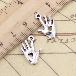 Ancient Silver Hand-held Love DIY Jewelry Accessories Pendant Charm Necklace Bracelet Pendant
