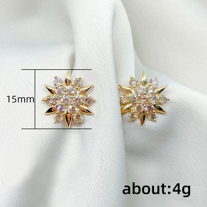 Fashion Snowflake Copper Ear Studs Inlay Zircon Copper Earrings display picture 1