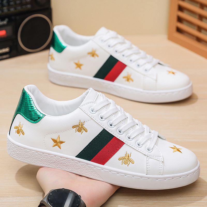 Scarpe da ginnastica bianche da uomo di alta qualità 2026 con ricamo a stella e ape, con strisce verdi e rosse, modello casual._voghion.com
