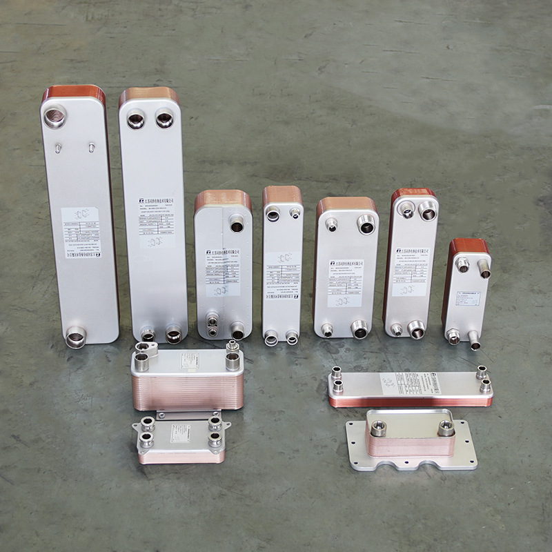 各種仕様のろう付け熱交換器 水冷式蒸発器 空気予熱器 クーラー ロウ付けプレート式熱交換器