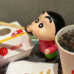 クレヨンしんちゃん かわいいオーナメント ギフト 小新 デスクトップフィギュア 装飾オーナメント トレンディなおもちゃ人形モデル