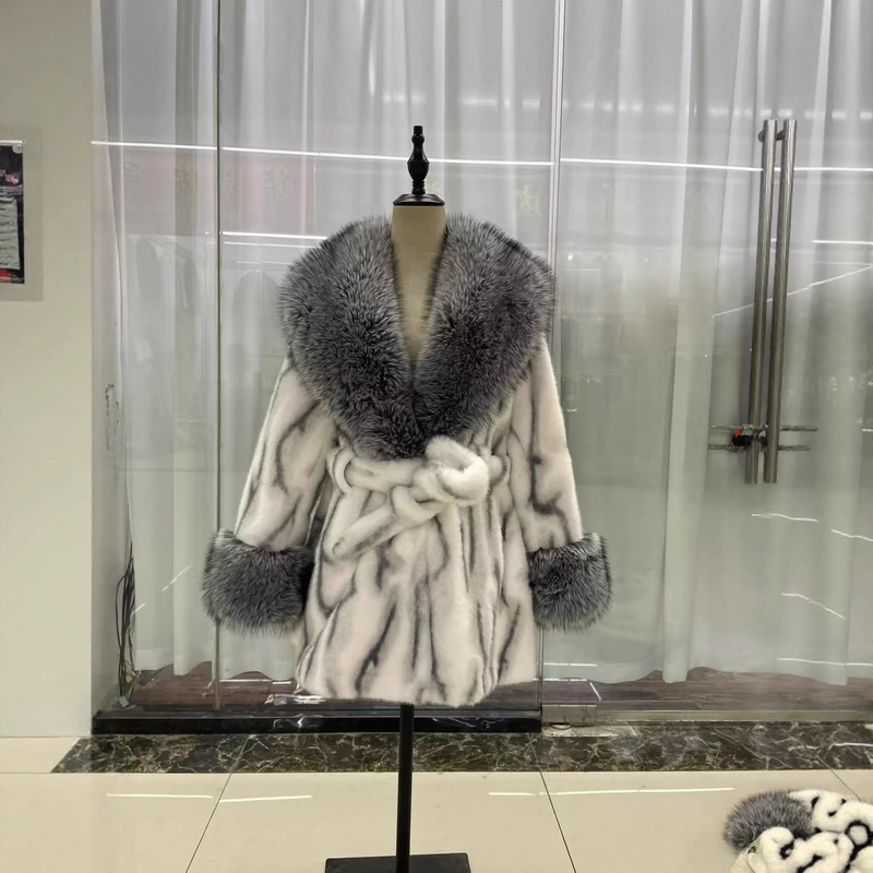 New Mid-Length Fox Fur All-In-One Autumn and Winter Mink Warm and Elegant Fur Jacket