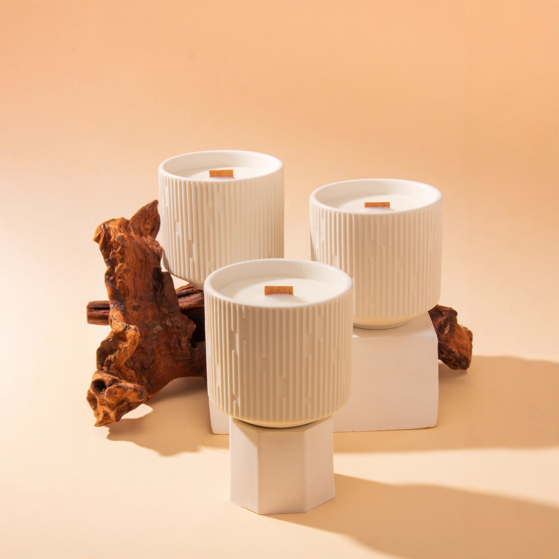 Vela de aromaterapia con taza de cerámica blanca mate con diseño de estrella, mecha de madera, aceite esencial, fragancia de nicho, regalo navideño, cera de soja_voghion.com