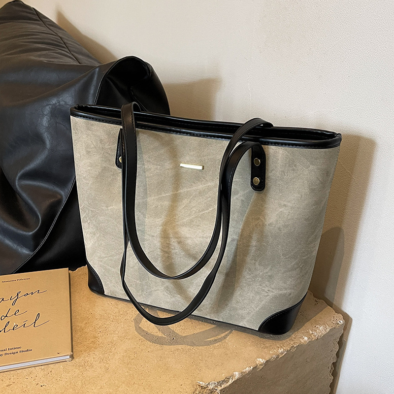 High-End Commuter Tote Bag, Fashionable and Versatile Large Bag for Women 2025 New Ins College Student Class Shoulder Bag
