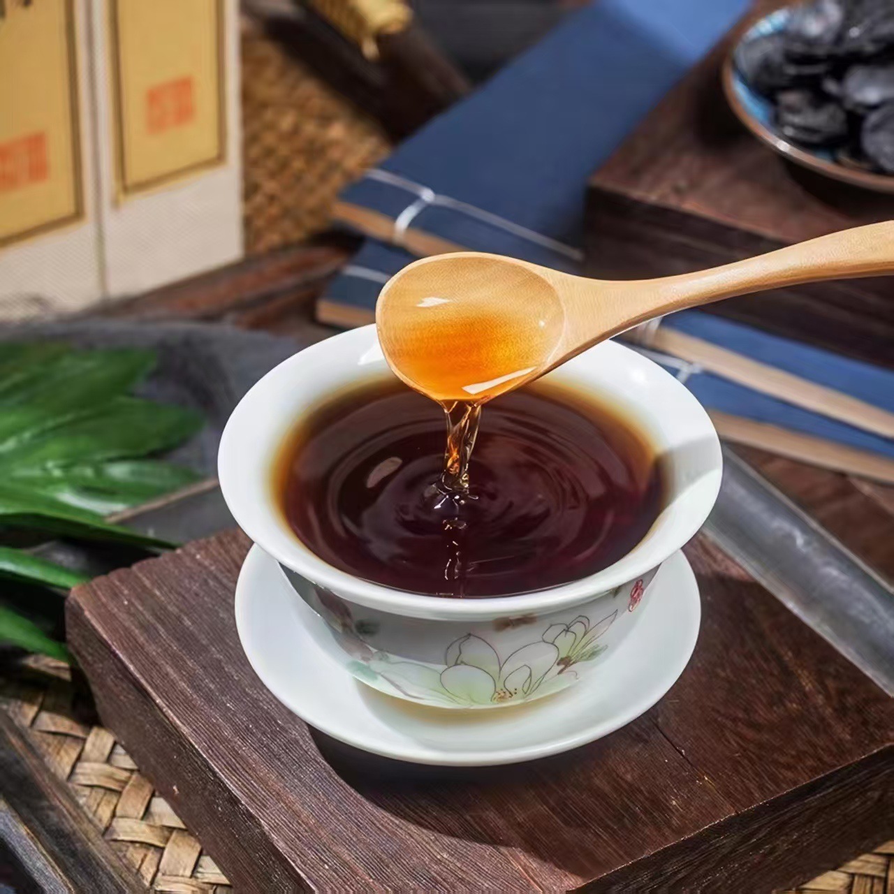 Bian Mi Guo Pure Fruit Pulp (Cassia fistula) — Yunnan Dried Pod Fruit, 250g in use