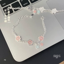 手镯;吊坠;手链