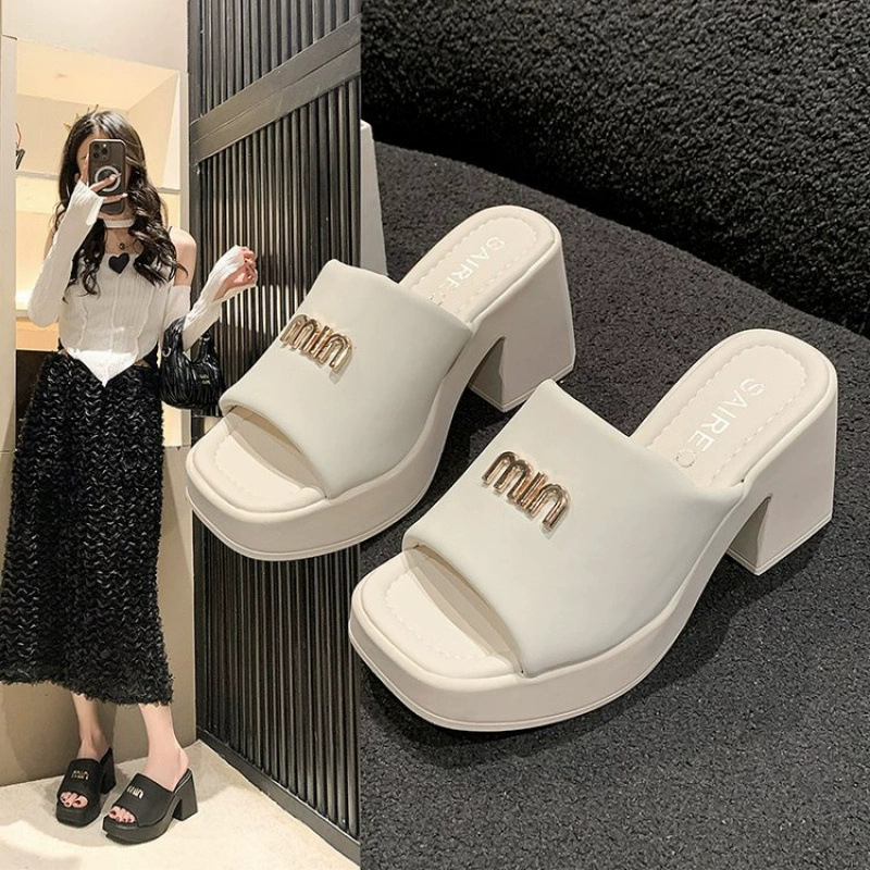 2025 новый летний кекс увеличен сандалии женские толстые подошвы ретро пляжные сандалии высокие каблуки тапочки женские