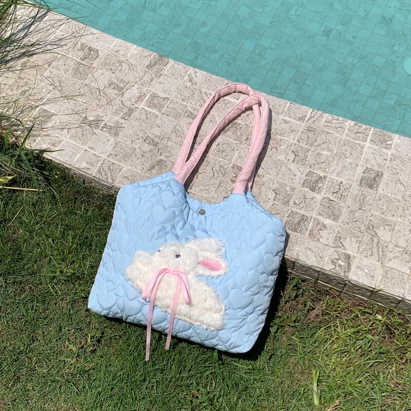 2024 New Large Capacity Canvas Bag Women's Plush Rabbit Embroidery Contrast Color Love Quilted Shoulder Bag College Student Bag