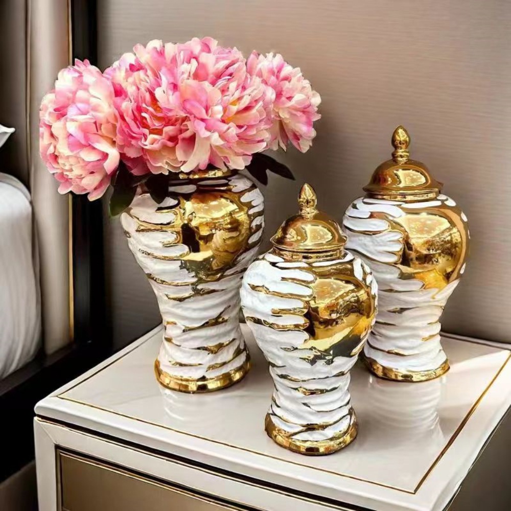 Directo de fábrica de estilo Europeo de oro electrochapado de cerámica en general olla florero Luz de lujo artesanías modelo de habitación decoración suave