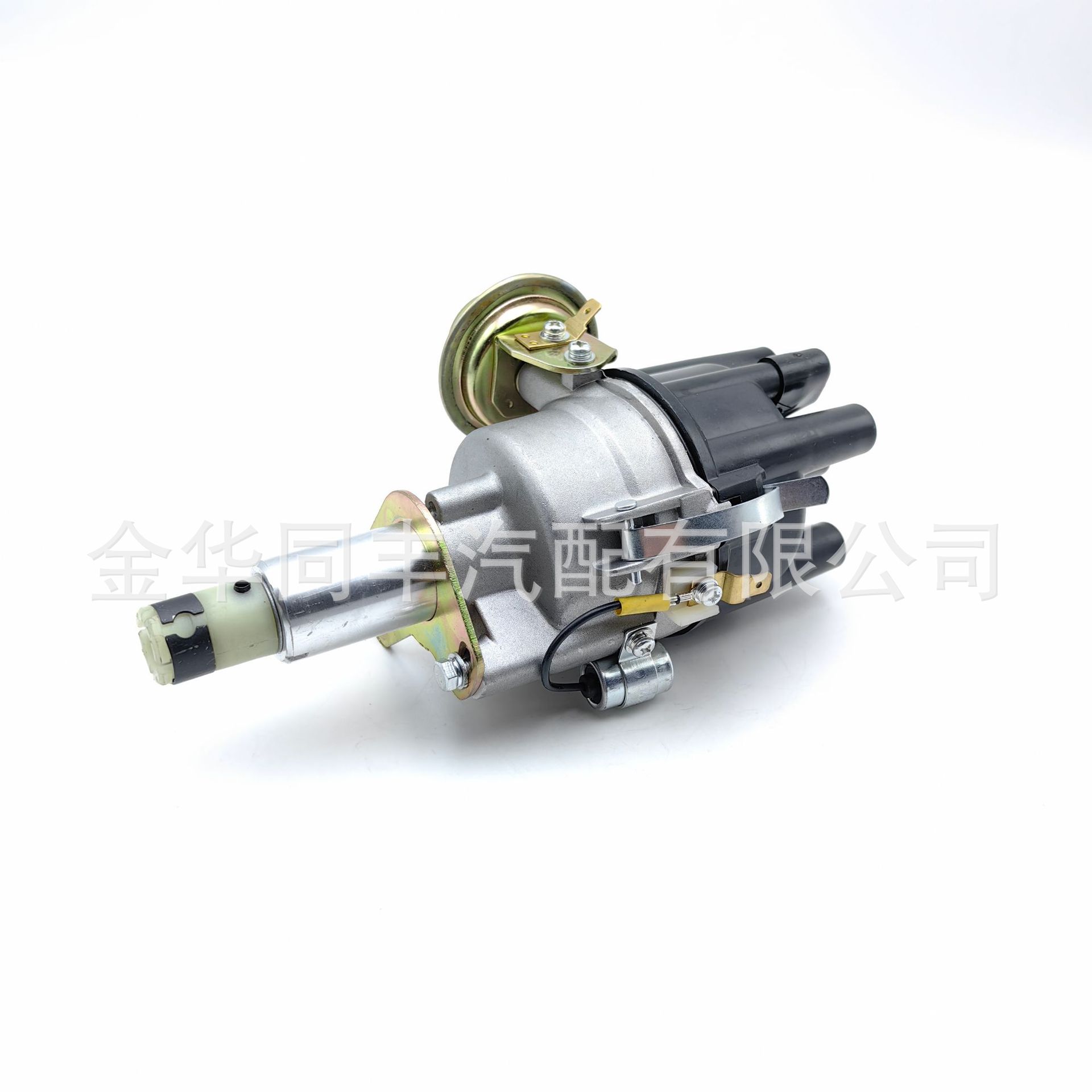 Cross-border applicable Nissan Nissan 720 Path 2.4L Z20 distributor 22100-J1710 *