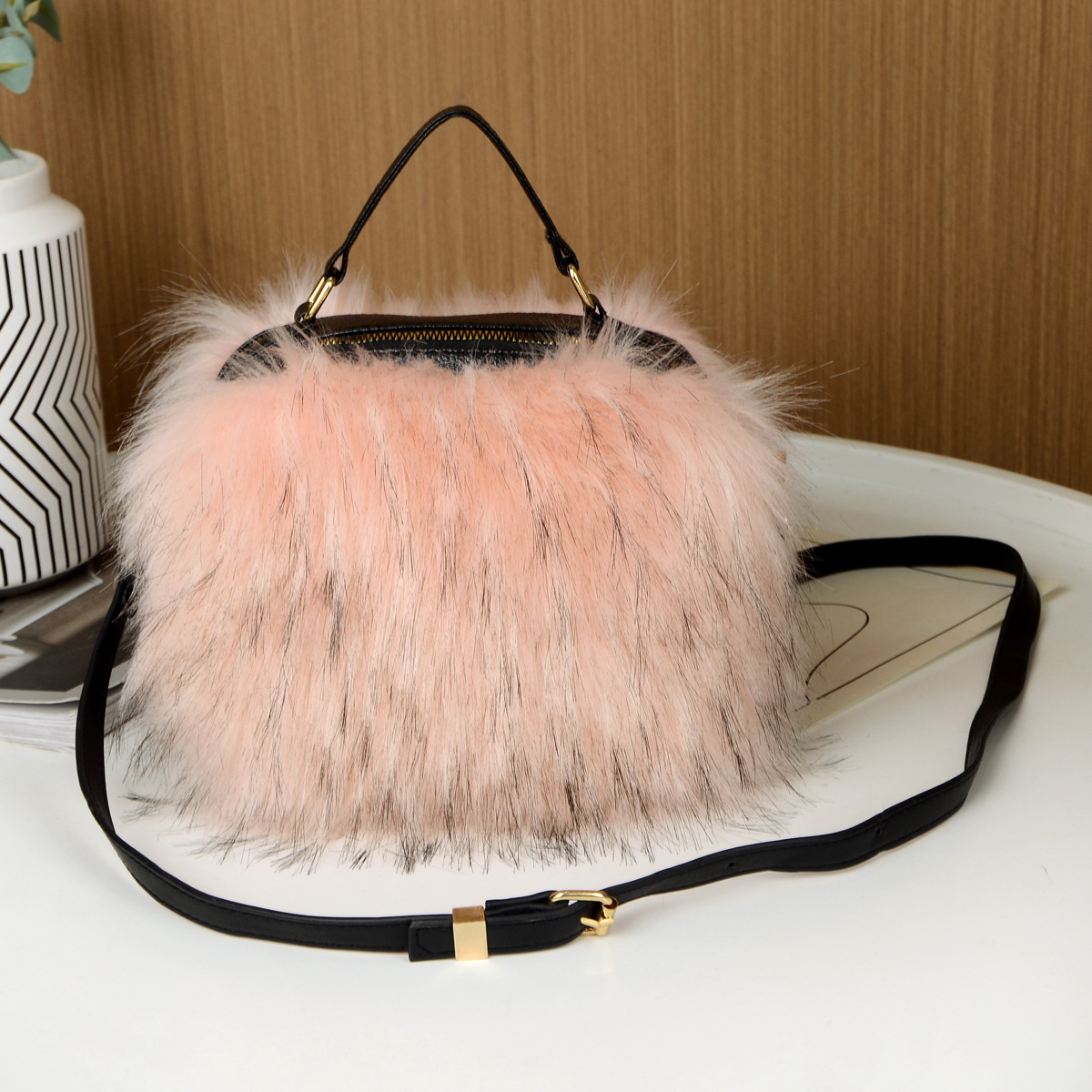 Nuova borsa a tracolla in pelliccia di procione da donna, a forma di cuscino, stile dolce e fresco y2k_voghion.com