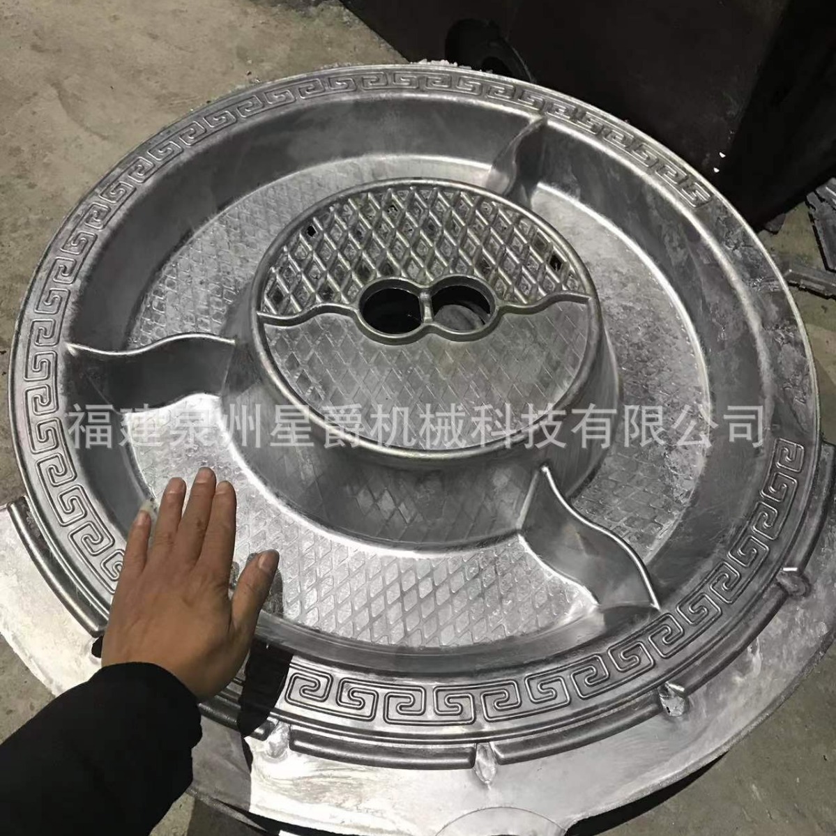 泉州 铝合金压铸件 大巴车座椅脚   火锅配件 太阳能庭院灯