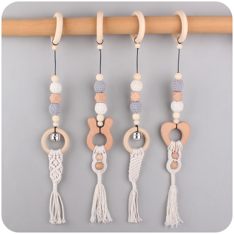 Suministros para bebés animales Mordedor de haya tejido hecho a mano colgante de cuatro piezas rack de fitness para niños juguete colgante de coche