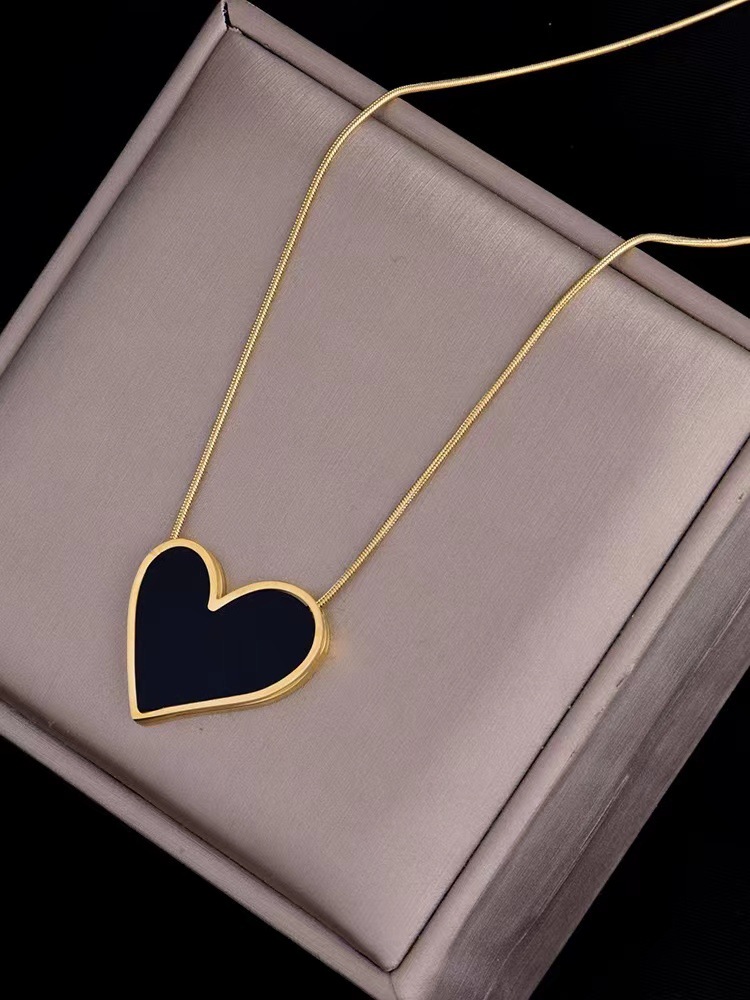 Women's Gender Elegant Lady Heart Shape Titanium Steel Plating Pendant Necklace