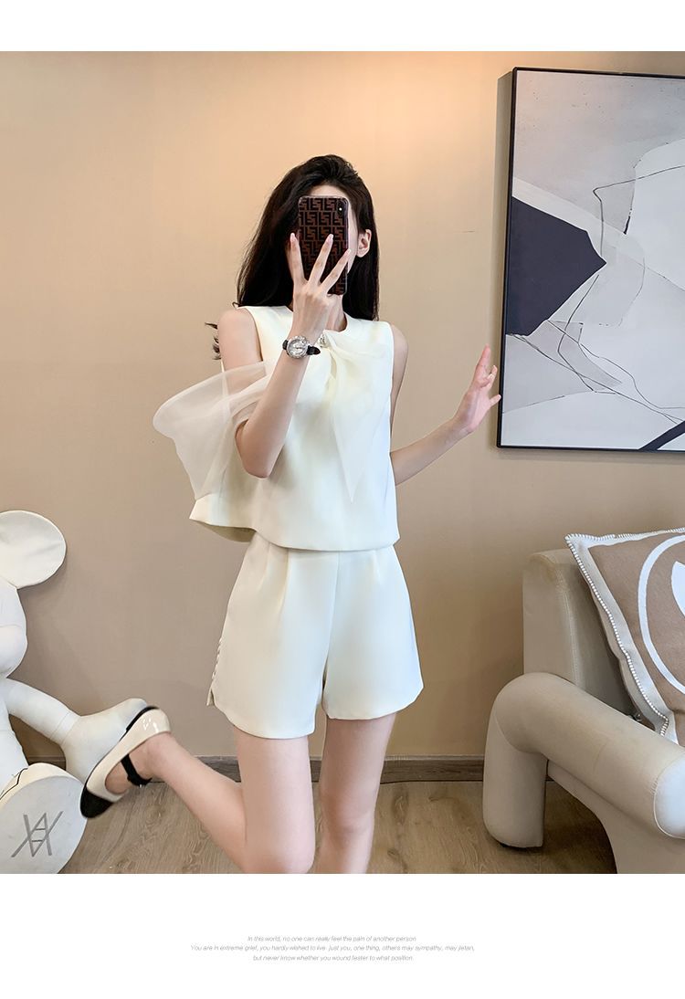 Bộ quần short nữ hai mảnh phong cách nhỏ mùa hè 2026 mới — Trang phục trắng, Quần trắng, Trắng Top chi tiết 4