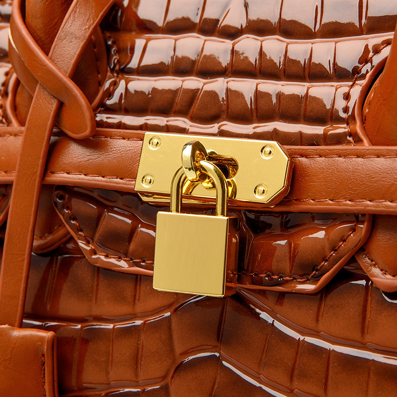 El comercio exterior de Europa y América retro bolso de la moda de moda bolsa de mensajero del hombro de las mujeres de mediana edad bolsa de Diana patrón de serpiente en relieve