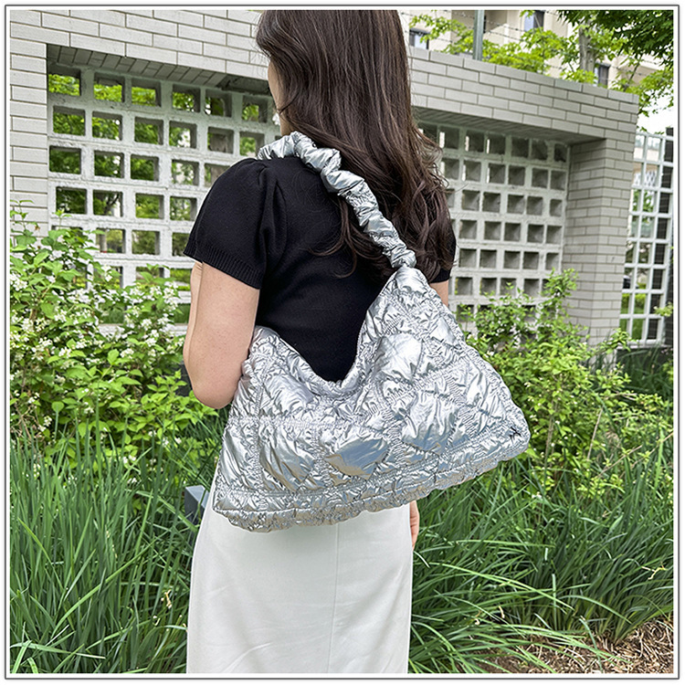 Wandering Cloud Bag Bubble Pleated Shoulder Crossbody Bag Handbag_voghion.com