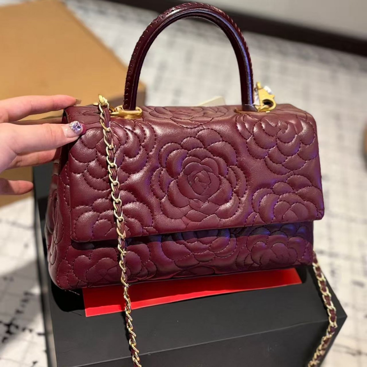 Coco Handle小号精致的流线型设计值得拥有的经典单品配盒子