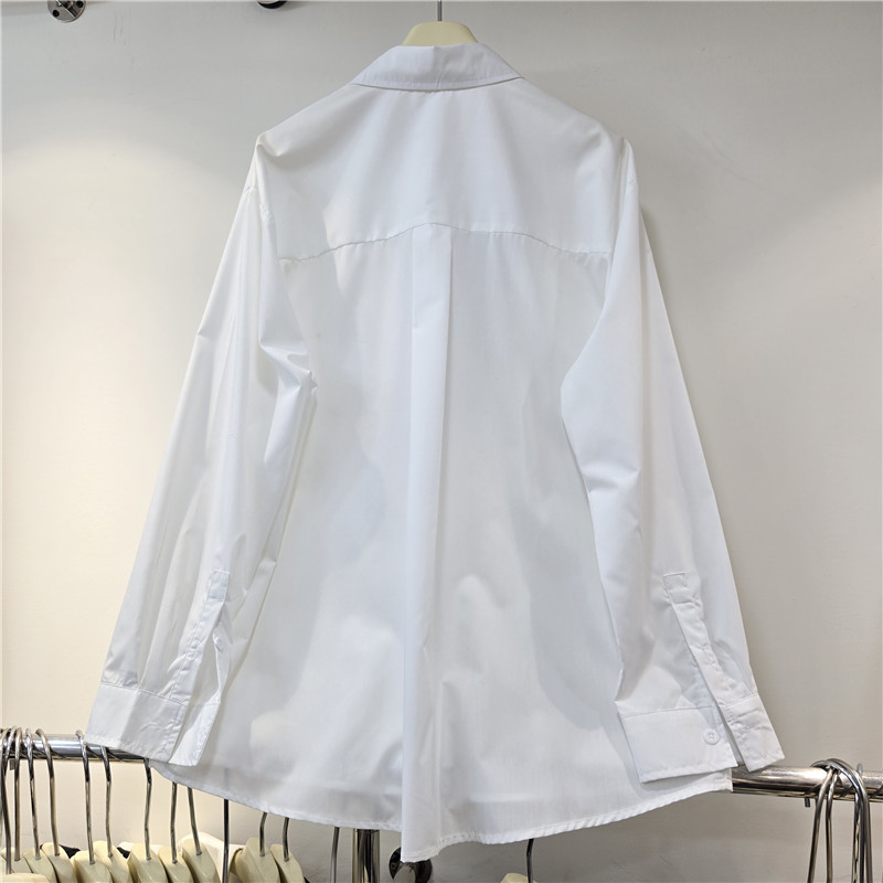 Retro americano otoño 2025 nueva industria pesada botones tridimensionales con diamantes súper bonitos moda de camisas sueltas femeninas