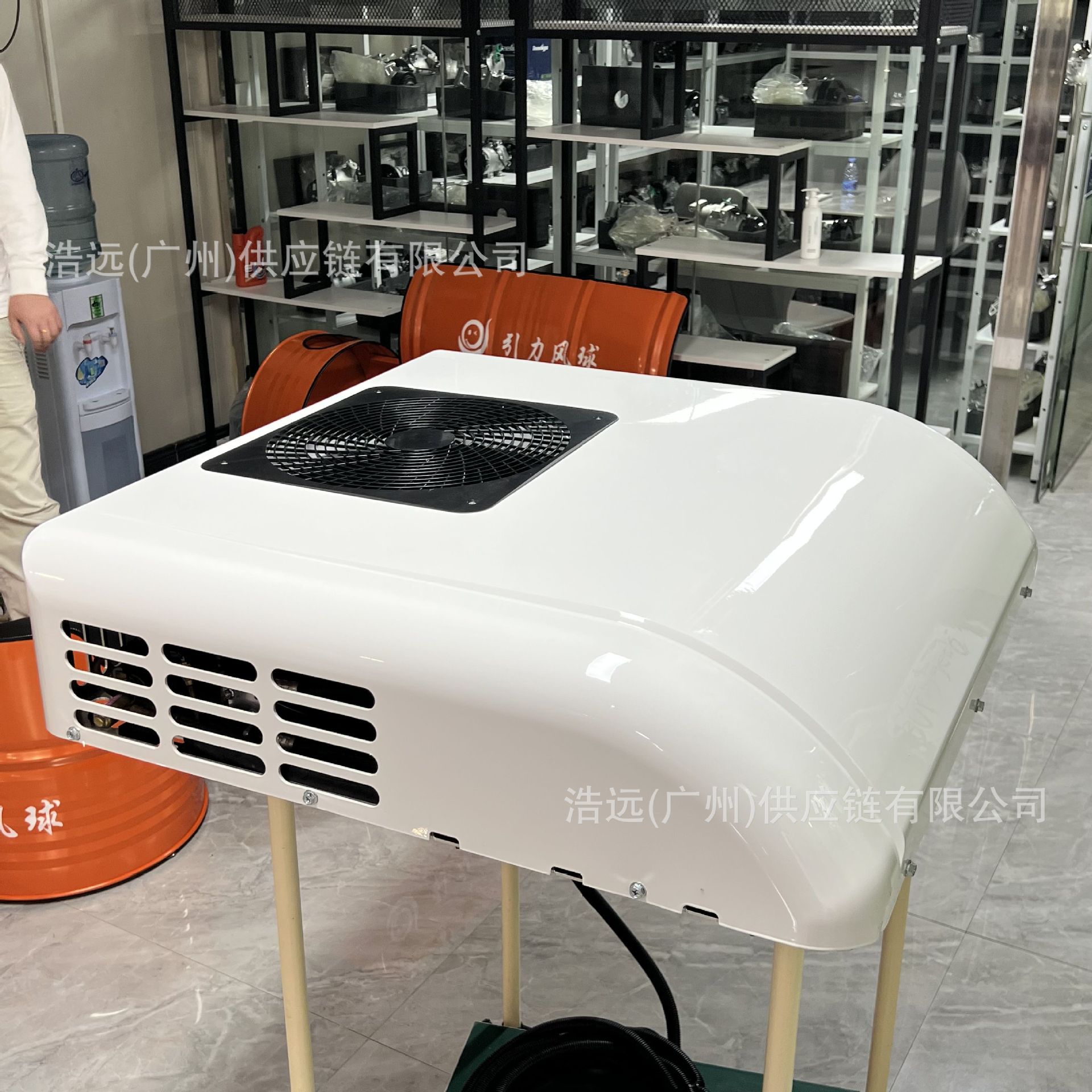 Heat Pump Type Parking Air Conditioner 24V 2400W Heating Capacity for Rvs, Camping Vehicles, Electric Rooftop-Mounted Automotive Air Conditioner