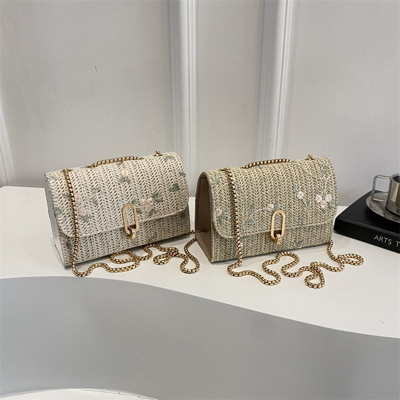 Este año, bolsos populares para mujeres 2025, bolsos de hombro de moda de verano, bolsos de tela de paja de encaje rojo
