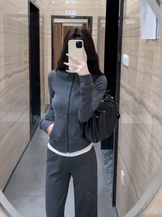 修身条纹外套女款秋2025新款早秋灰色上衣韩系运动套装老钱风穿搭|undefined