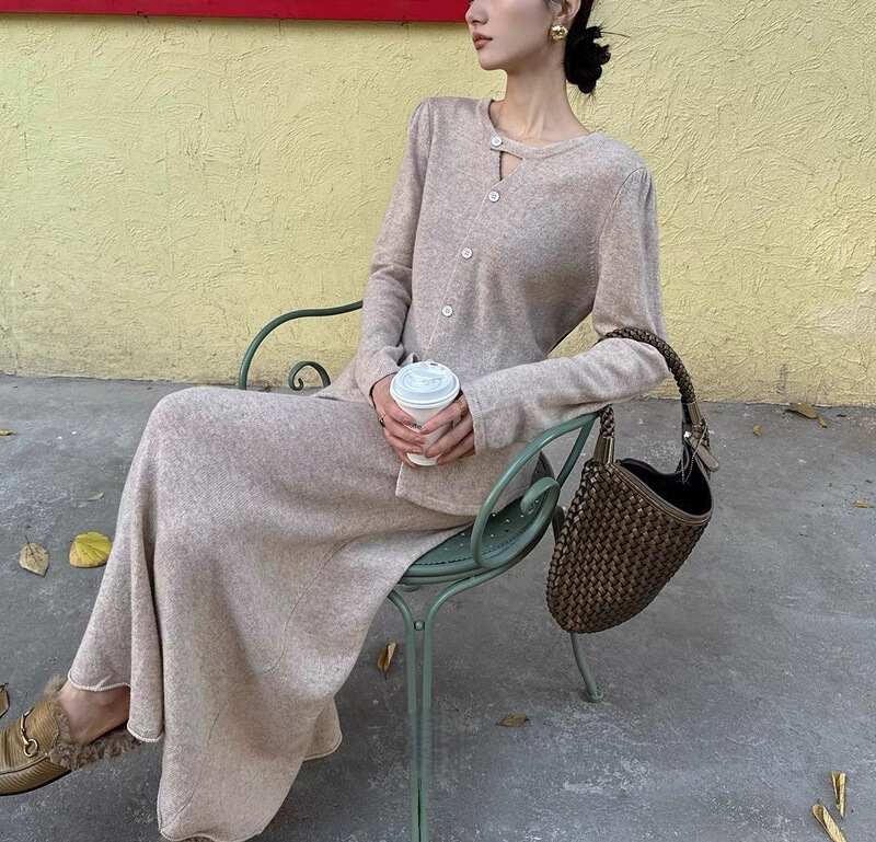 法式复古高级感针织衫套装女秋季2025新款设计感小众半身裙两件套|undefined