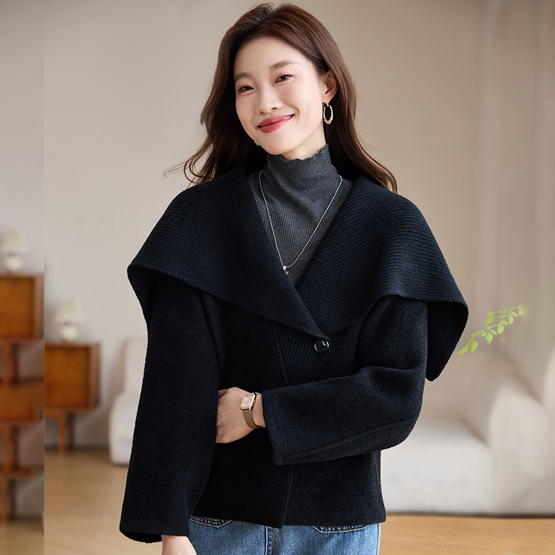 秋季2024年新款时尚加厚双排扣针织开衫设计感大翻领短款外套女