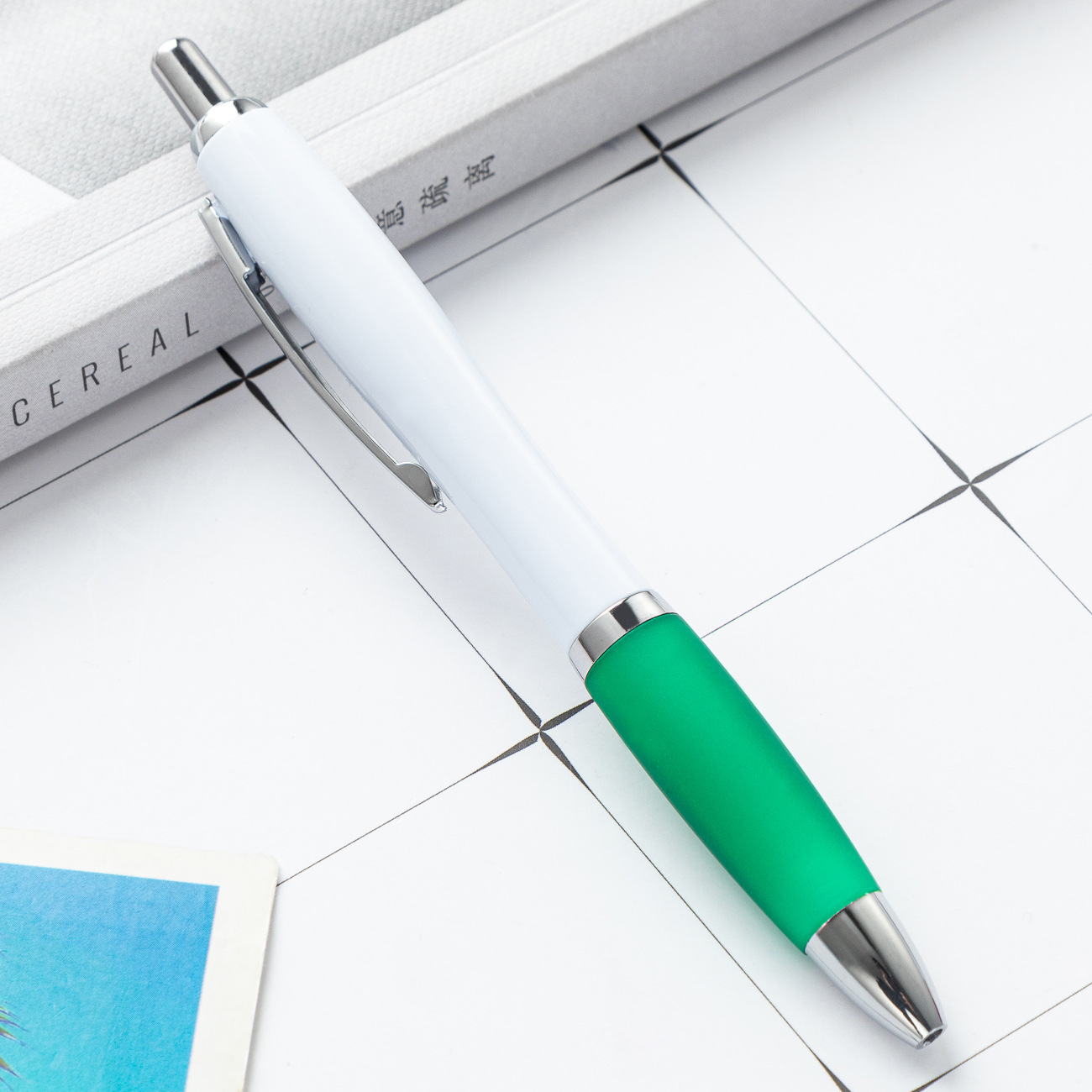 Bolígrafo de calabaza multicolor al por mayor de fábrica, bolígrafo de plástico de prensa publicitaria, bolígrafo promocional, bolígrafo de regalo de papelería para estudiantes de oficina