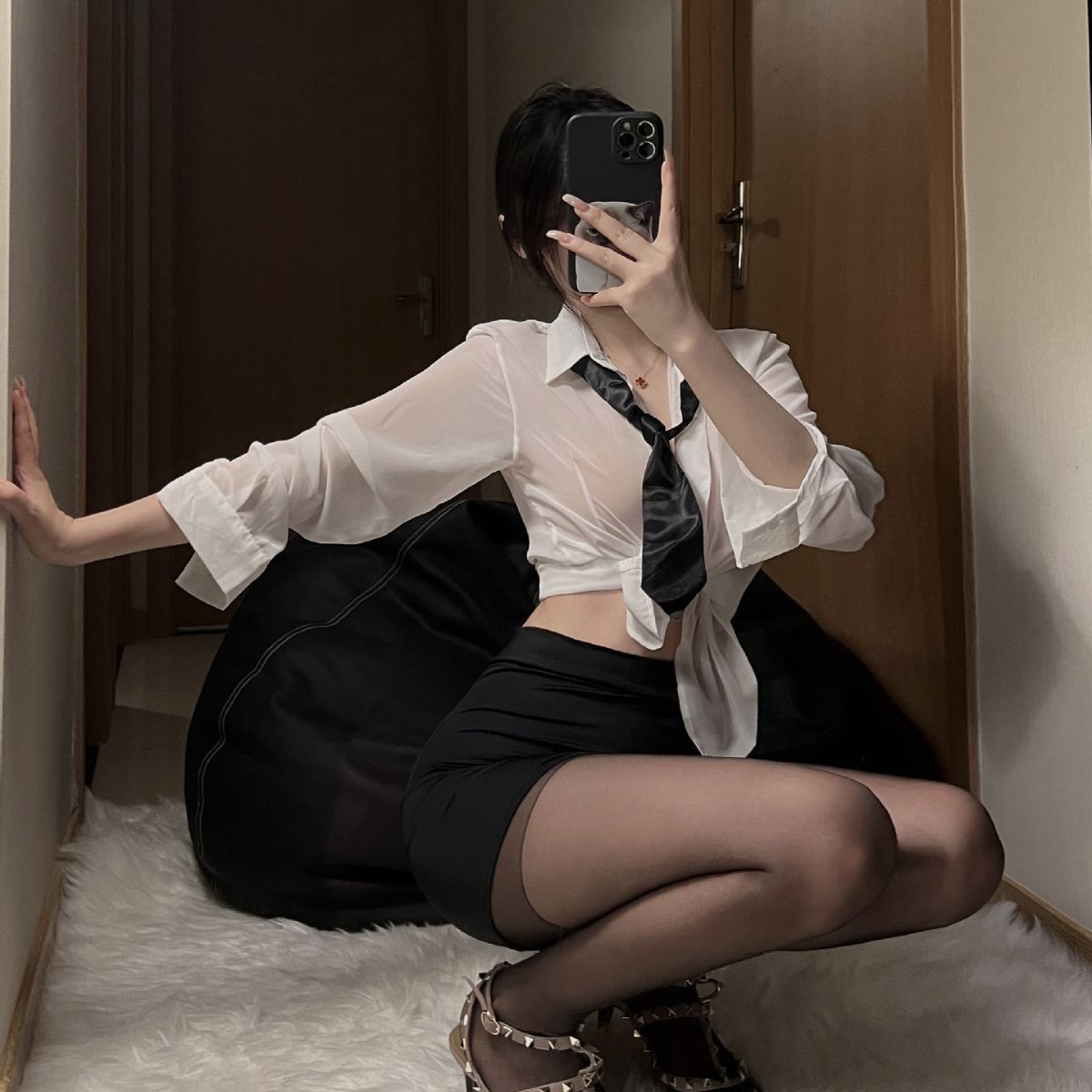 비서복 + 어울리는 검은색 가랑이 없는 양말
