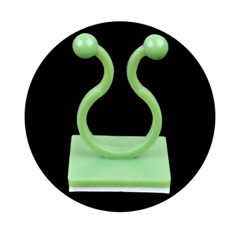 緑のロロの固定器のつるは壁の神器に登ります。|undefined