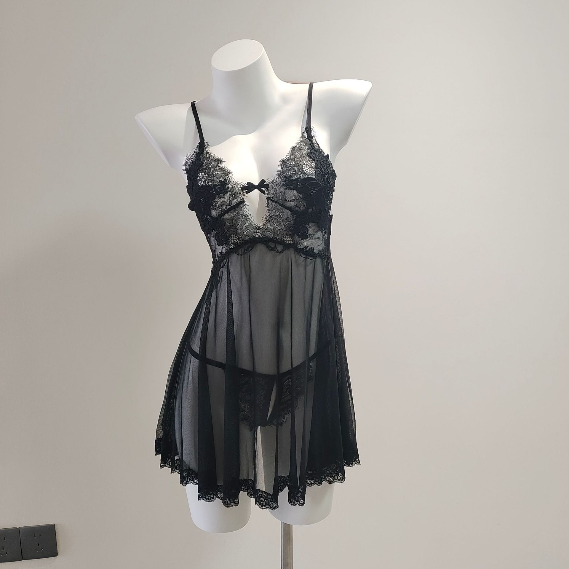 French Style Sexy Pajamas Women's Pure Desire Mesh Perspective Lace Sling Nightgown T-pants suit Short Ultra-thin V-neck Home