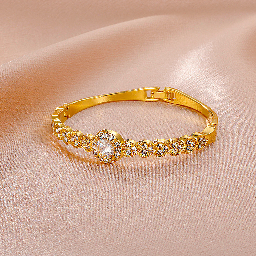 Vente En Gros Bijoux Bracelet Coeur Diamant Rétro Nihaojewelry display picture 3