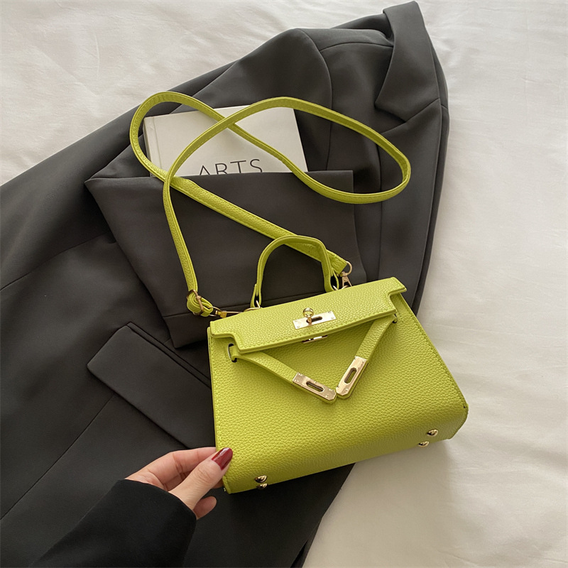 Nicho de alta sensación simple bolso de mano mujer 2024 nueva moda versátil bolso Kylie de moda bolso pequeño