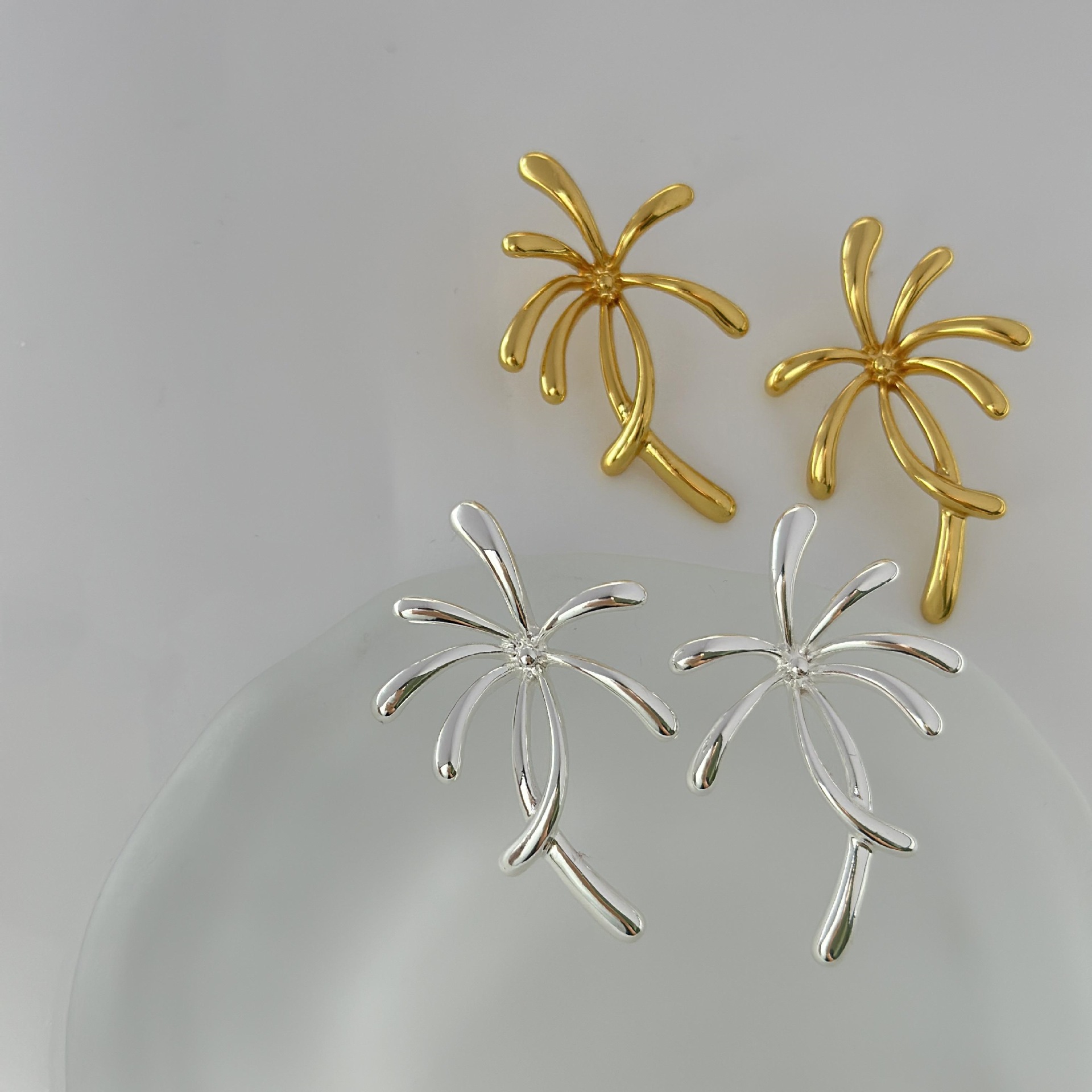 宫崎骏设计灵感烟火流线型金属耳钉烟火耳钉甜酷轻奢百搭高级感女