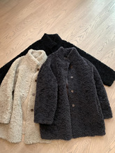 奶羊羔毛外套女白色新款冬季韩系宽松皮毛一体中长款毛毛大衣米色