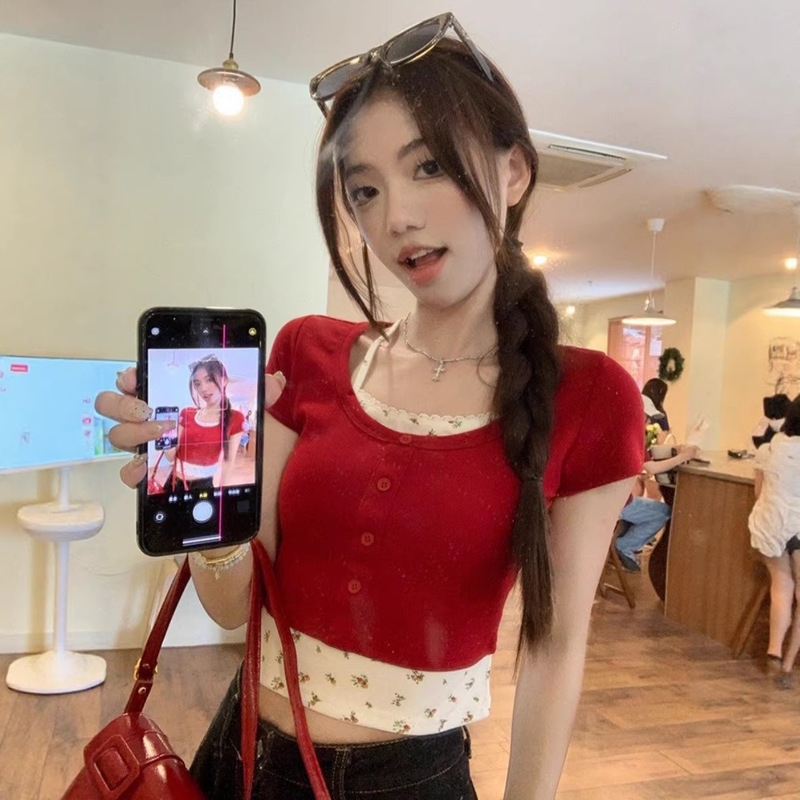 Sweet and Spicy Girl Style Small Floral Red Short-Sleeve T-Shirt for Women, Summer Lace Fake Two-Piece Slim Fit Cropped Top Sweet and Spicy Girl Style Small Floral Red Short-Sleeve T-Shirt for Women, Summer Lace Fake Two-Piece Slim Fit Cropped Top