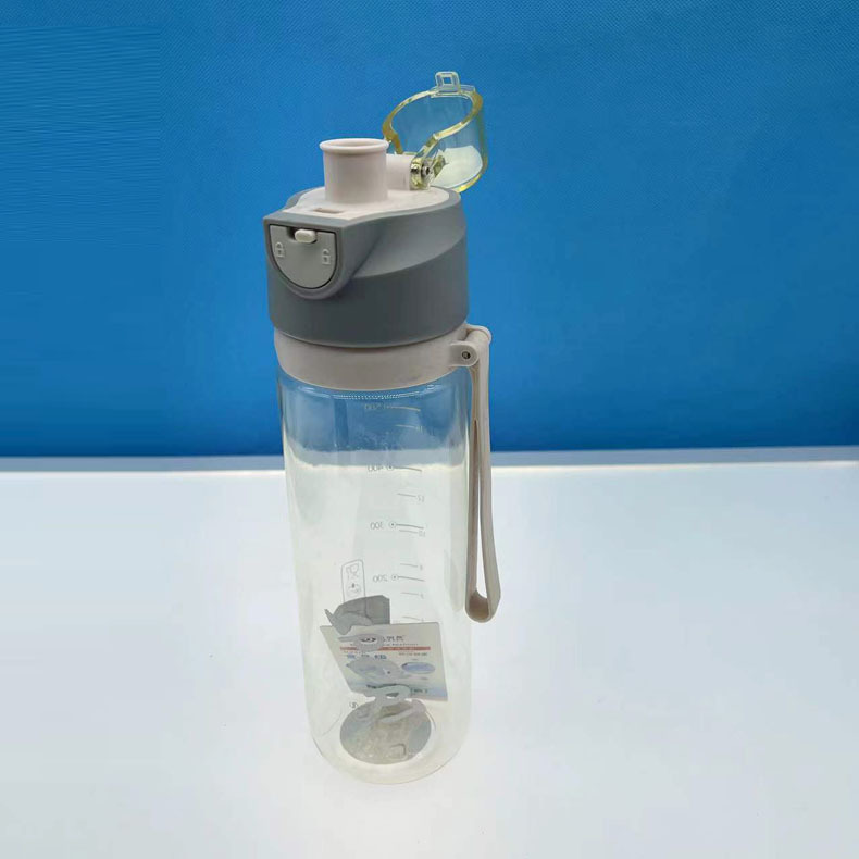 Nueva taza de agua de plástico estudiante portátil deportes al aire libre pato paja taza de agua deportes espacio taza se puede utilizar como logotipo