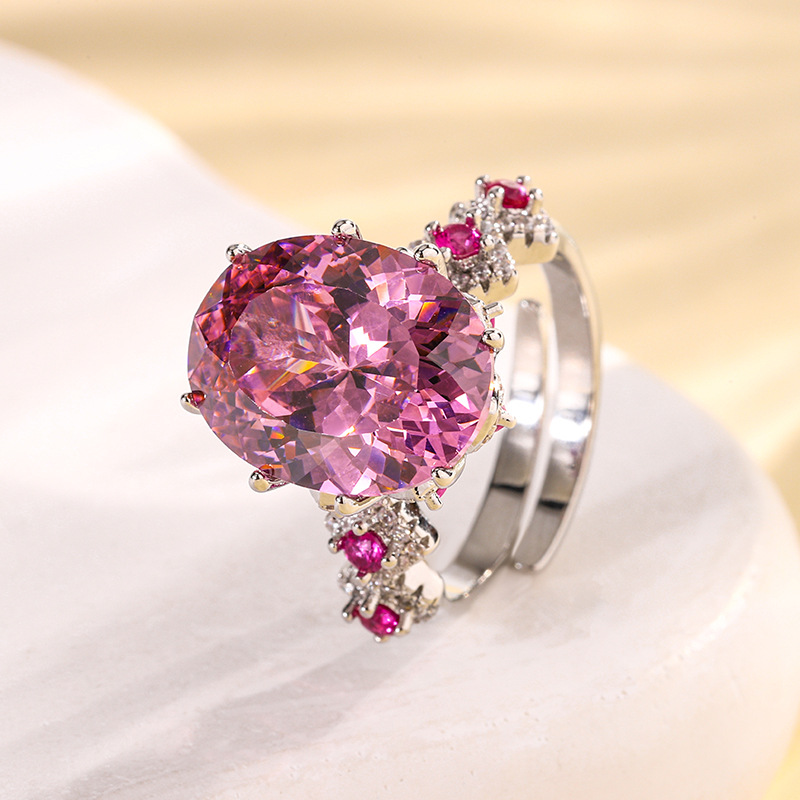 2024 Nueva joyería Zhuang Shengsheng, fondo de cobre chapado en oro, tesoro de color de simulación, corindón, anillo creativo en forma de huevo que salta 12*16