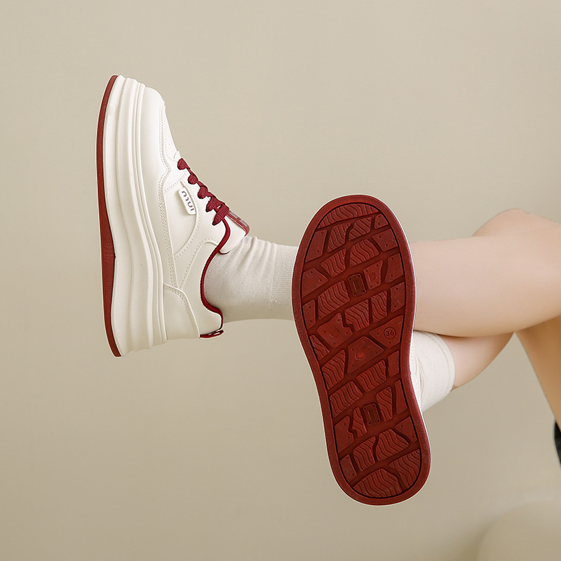 2025 primavera nuevo ins coreano transpirable zapatos blancos para estudiantes de suela gruesa zapatos deportivos casuales de skate HB803