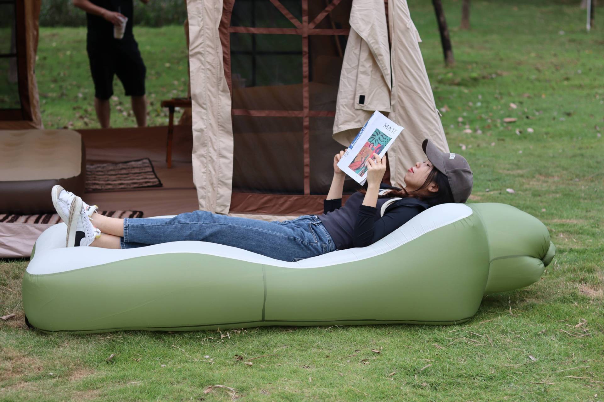 Festival de música leopardo perezoso sofá inflable acampado al aire libre colchón inflable automático portátil acampado anti-rollover