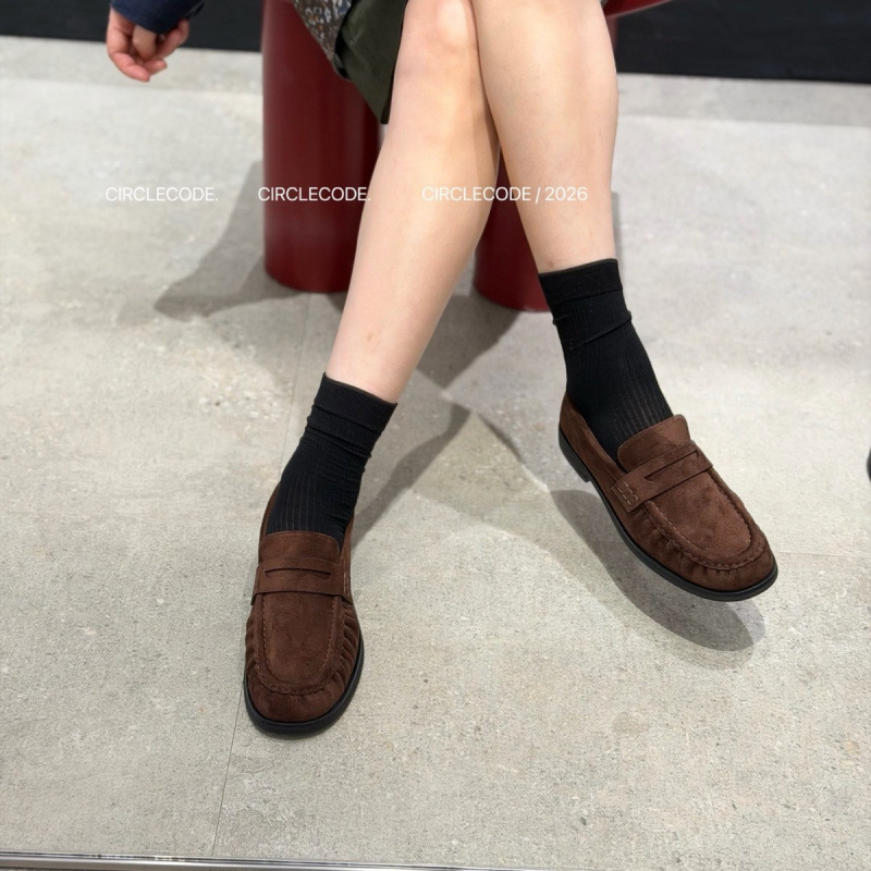 Cross-border British-style women's loafers, new spring collection, pleated, fashionable slip-ons, versatile, comfortable, stylish retro shoes Cross-border British-style women's loafers, new spring collection, pleated, fashionable slip-ons, versatile, comfortable, stylish retro shoes