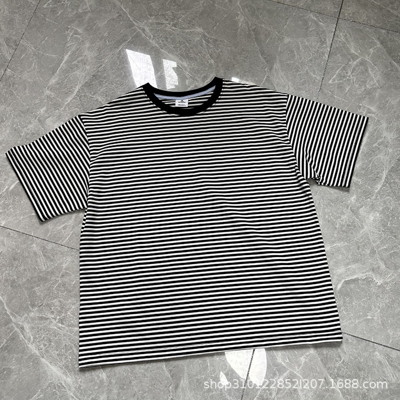 2025 新しい夏の日本のニコ半袖コントラストストライプカジュアルシンプルな年齢軽減ルーズラウンドネック Tシャツ女性用|undefined