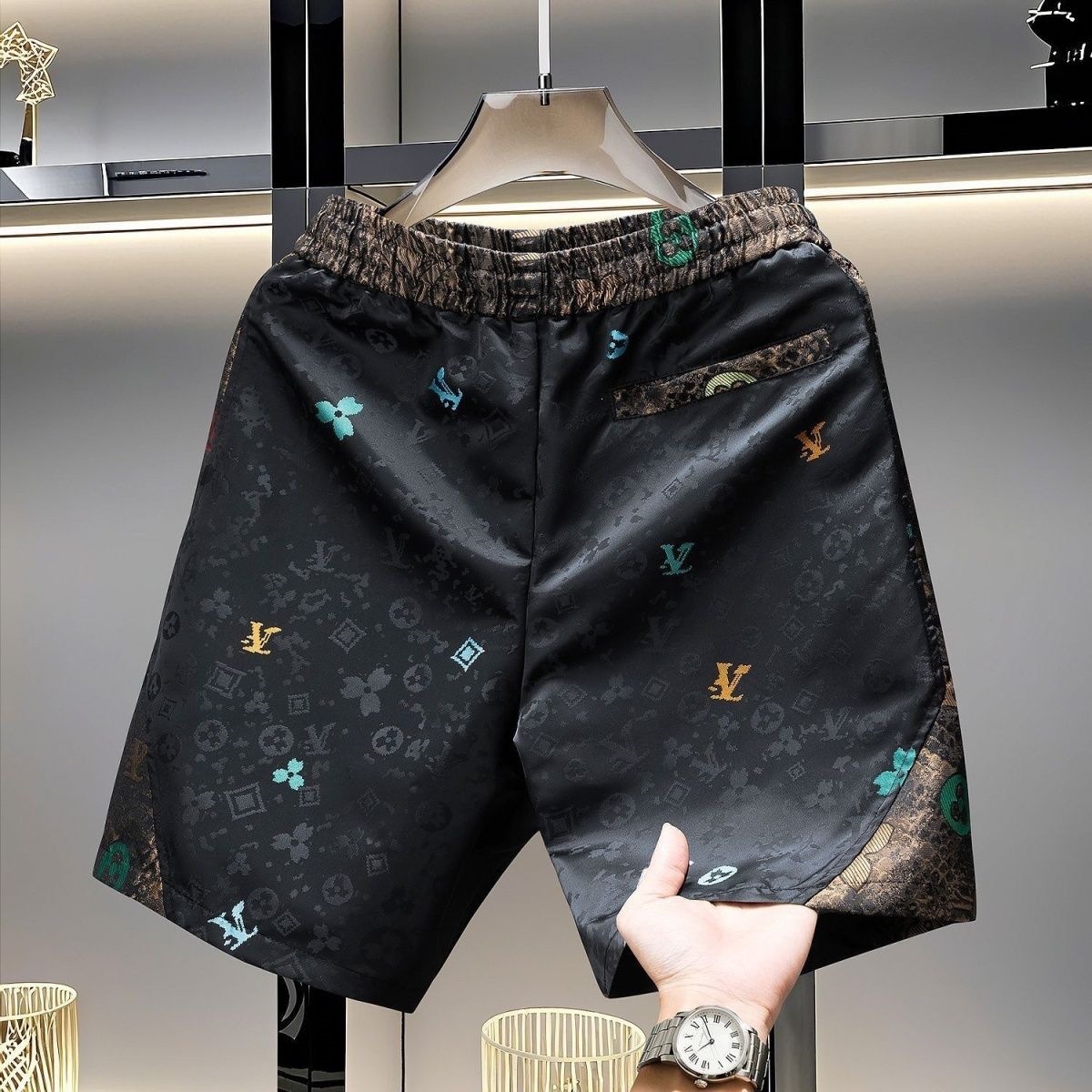 American-style light luxury men's shorts, new summer style, old-money design, casual and loose fit, wholesale.