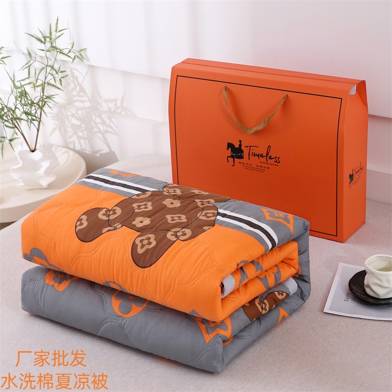 Manufacturer Wholesale Double Summer Quilt Air Conditioning Quilt Gift Quilt Student Thin Style for Sleeping Naked Machine Washable Summer Style