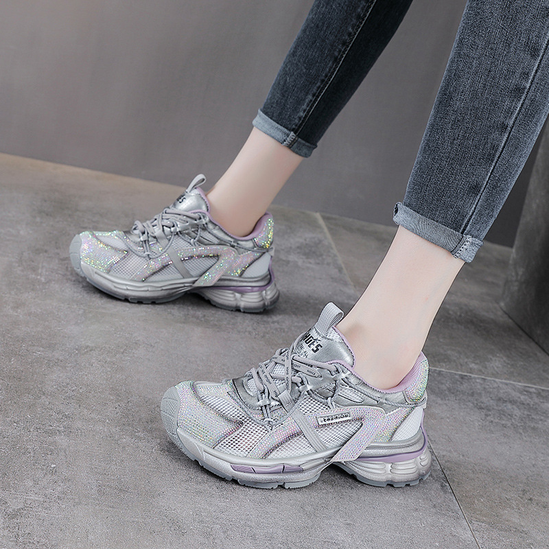 Giày sneaker nữ chunky đế dày, lưới thoáng khí, phối đá đính, phong cách thể thao — màu xám