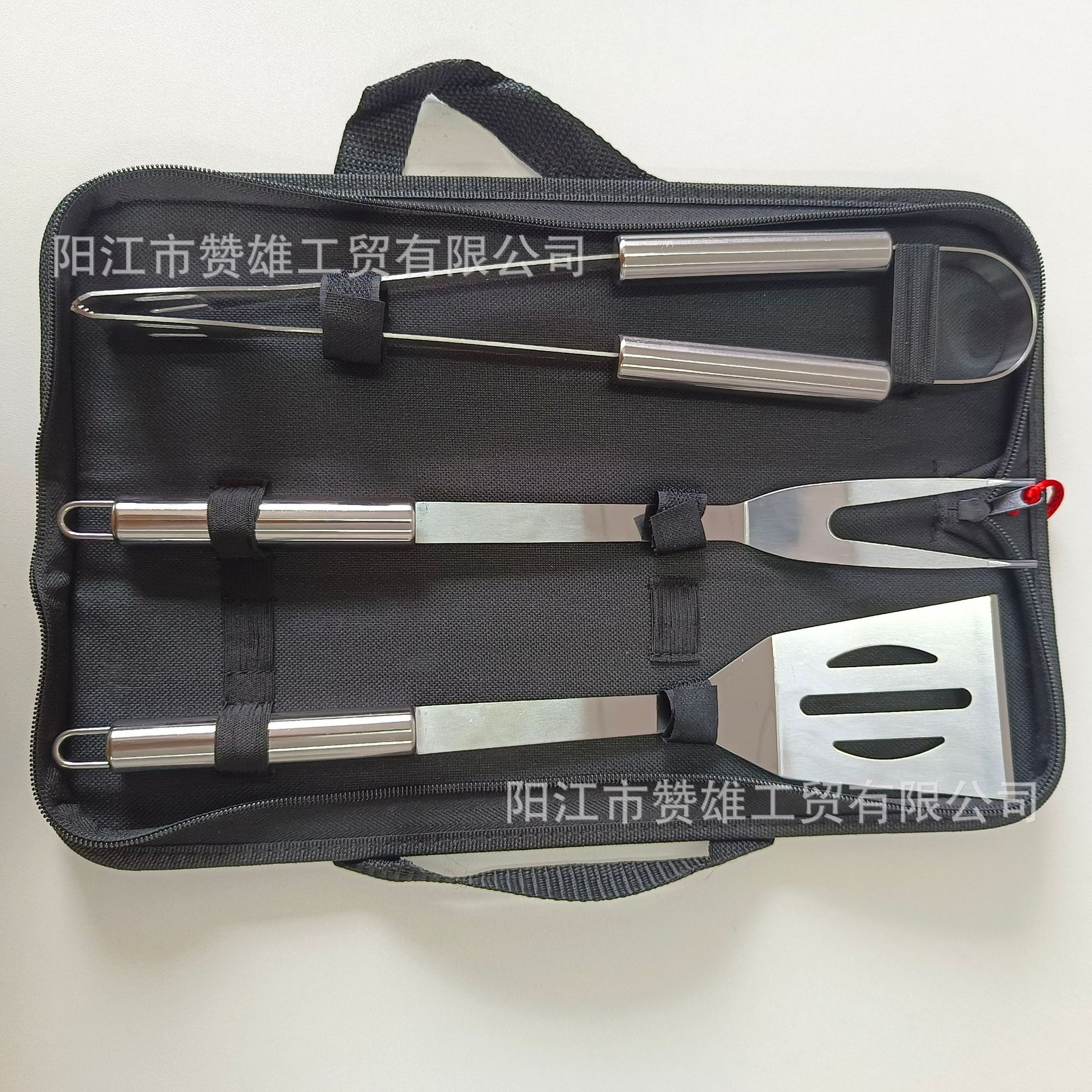 Juego de herramientas para parrilla de barbacoa de suministro directo de fábrica para uso doméstico al aire libre, juego de parrilla portátil fácil de transportar con bolsa.